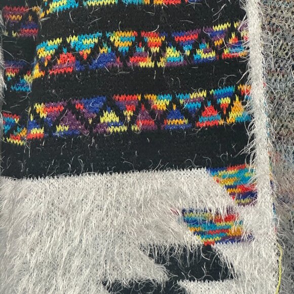 On Blue Aztec Design Fuzzy Cardigan Size M - Picture 4 of 9